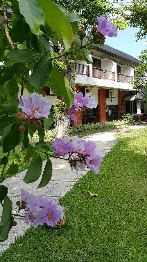 Korat Resort Hotel Накхонратчасима Экстерьер фото