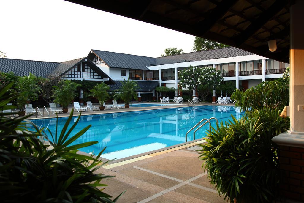 Korat Resort Hotel Накхонратчасима Экстерьер фото